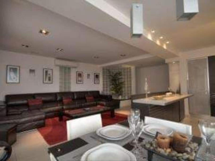 Private Room In A Modern Apartment With Pool And Sea View 세인트폴스베이 외부 사진